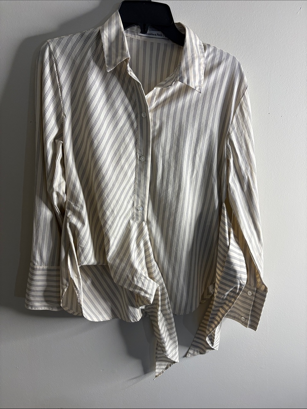 Abercrombie & Fitch Cream Shirt with Black Pinstripes - Picture 4 of 5